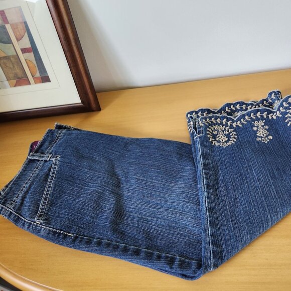 Gloria Vanderbilt Embroidered Jean Capris Stretch 4P - Picture 1 of 6